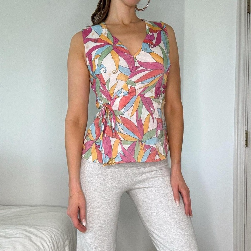 Colourful Harve Benard Sleeveless Wrap Top w/ Tie Detail